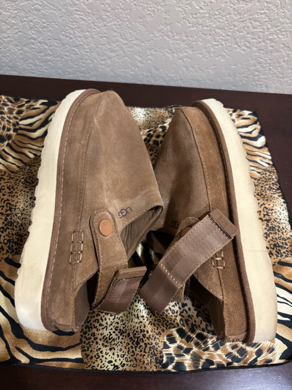 UGG Goldenstar Chestnut Suede Slip-On Clog - Picture 5 of 8